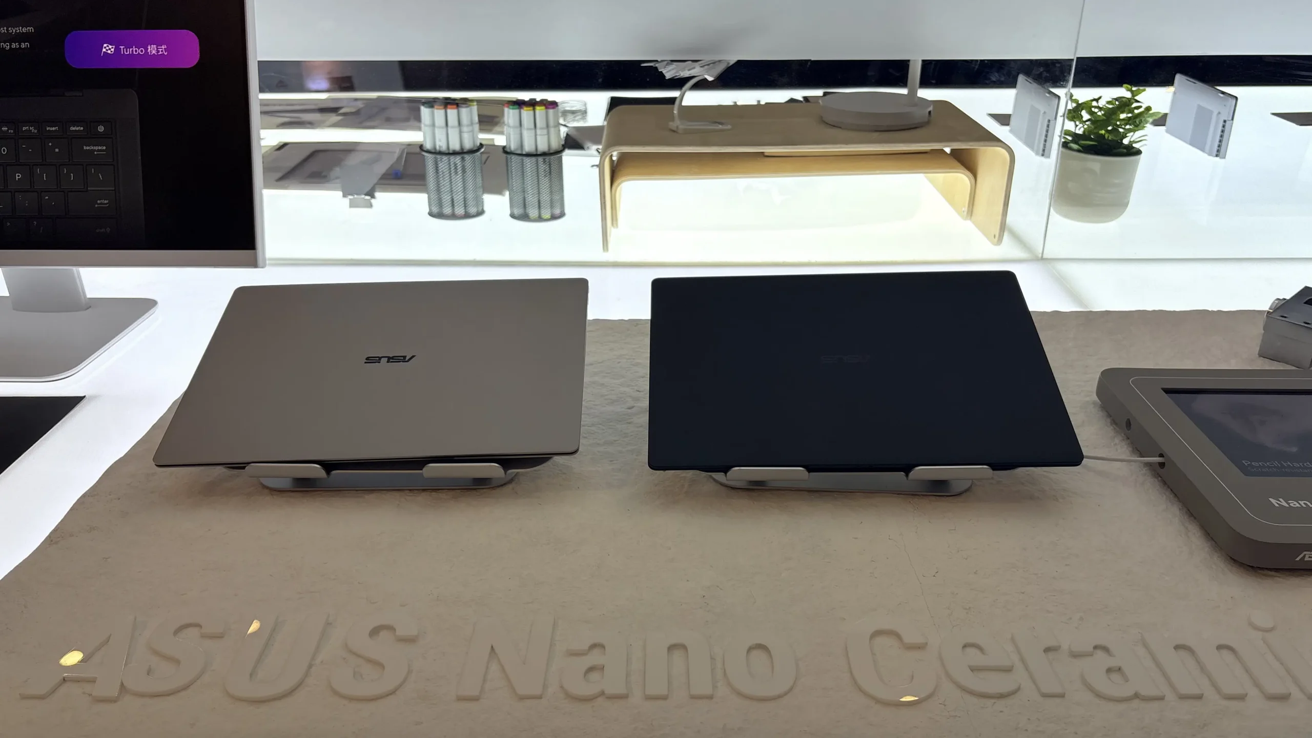 ASUS ExpertBook Ultra Punya Baterai Tahan Lama, Kerja Full Day Tanpa Perlu Charging
