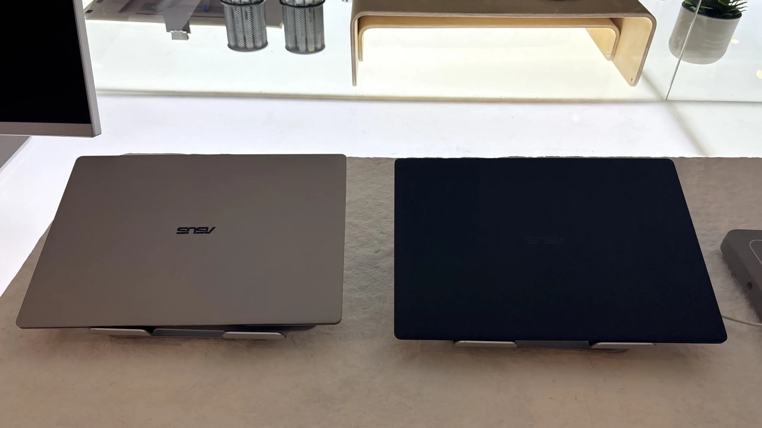 ASUS ExpertBook Ultra Punya Baterai Tahan Lama, Kerja Full Day Tanpa Perlu Charging
